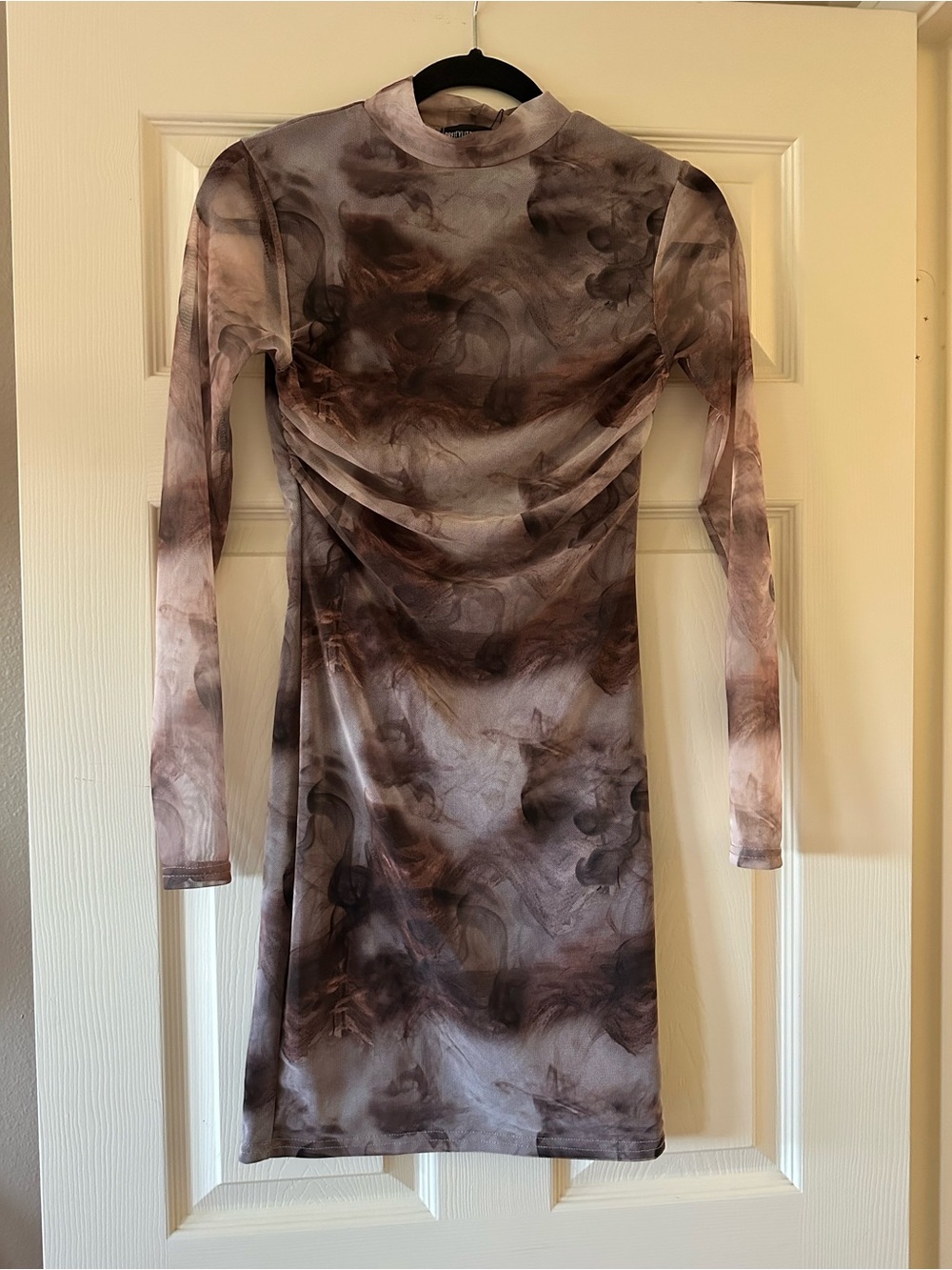 PrettyLittleThing Brown Marble Long Sleeve Bodycon Dress